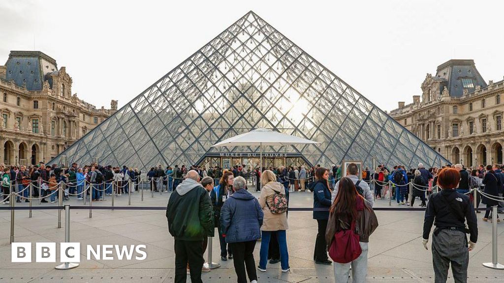 Louvre to hike ticket prices for most non-EU tourists by 45%