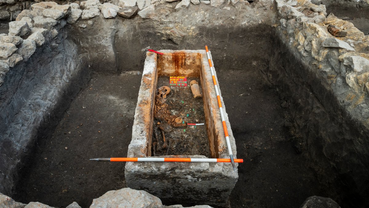 Archaeologists unearth 1,700-year-old Roman tomb in Budapest
