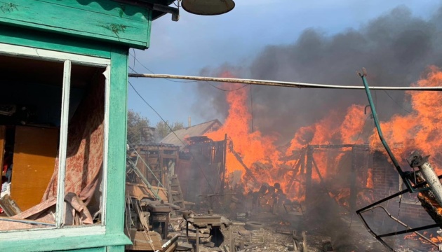 Russians kill two people and wound seven others in Kherson region in one day