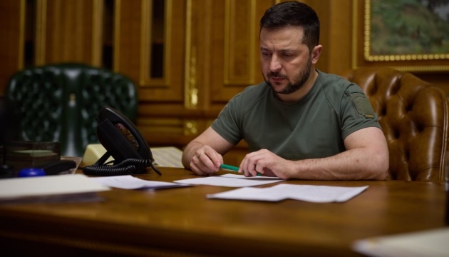 President awarded another 418 military personnel, 127 of them posthumously