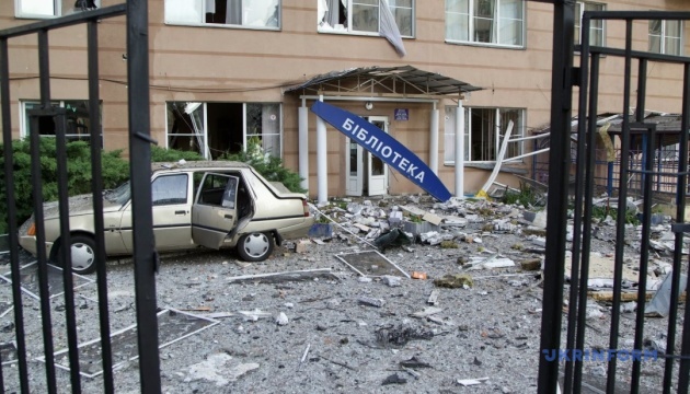 15,400 civilians remain in active combat zone in Donetsk region