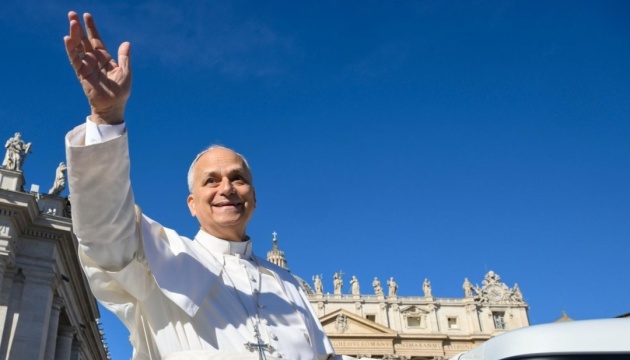 Pope calls for just and lasting peace in Ukraine