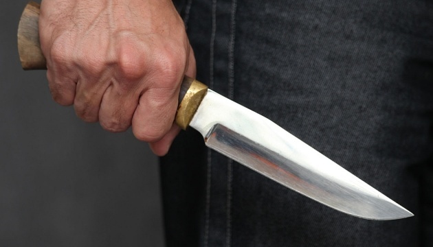 In Kyiv, soldier looking for treatment after being wounded attacked with knife