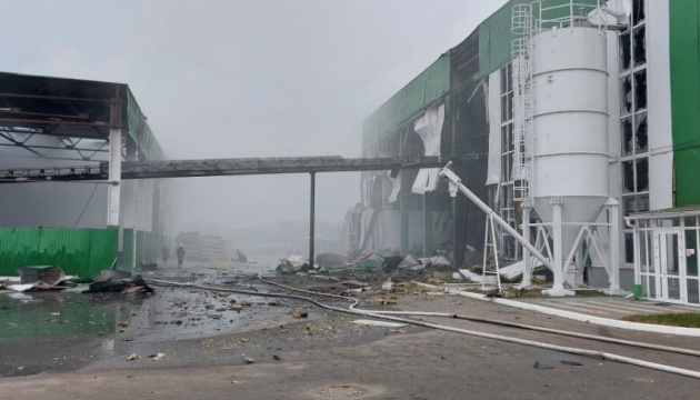 Russian forces hit thermal power plant in Chernihiv region overnight, causing damage