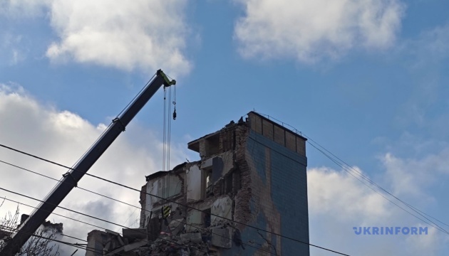 Russian missile strikes Ternopil, killing mother, son, and daughter