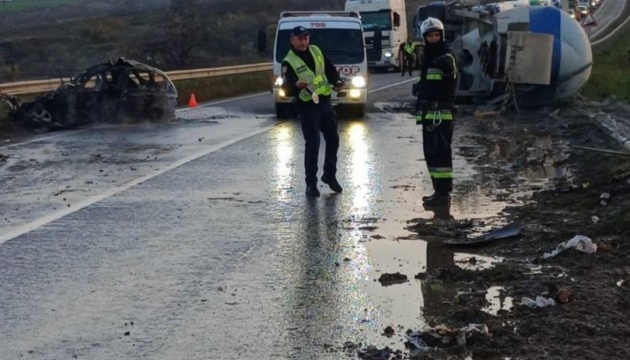 Truck overturns on Odesa–Reni highway, casualties and injuries reported