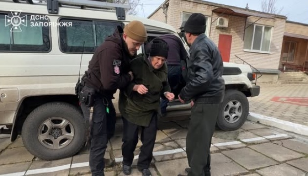 Three people evacuated from Huliaipole