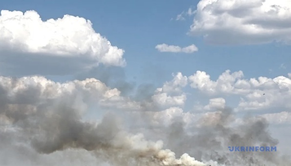 Russians shell Kherson again, two districts partially without power