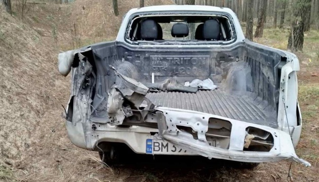 Russian drone strikes forester’s vehicle in Sumy region