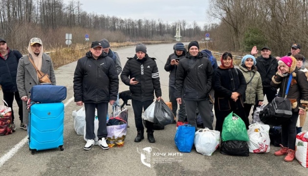 Ukraine hands over 30 Russian civilians to Russia