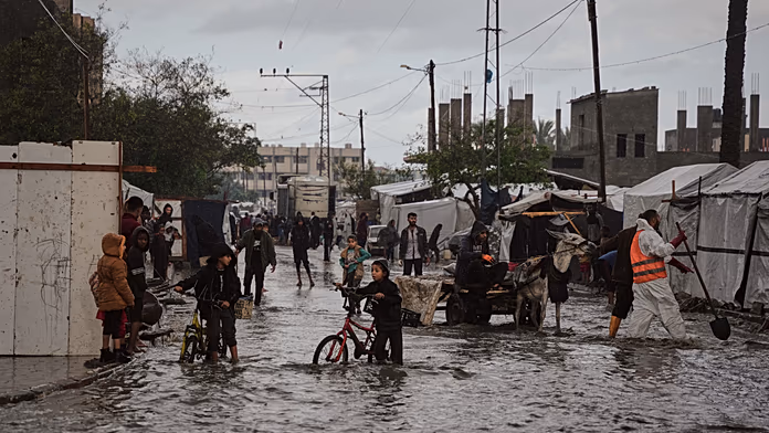 Heavy rains flood Gaza camps, worsening the humanitarian crisis