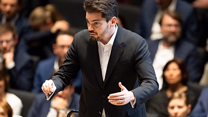Protests disrupt Israeli conductor Lahav Shani's concert at the Philharmonie de Paris