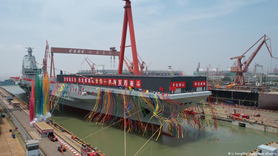 China next-gen aircraft carrier enters service – DW – 11/07/2025