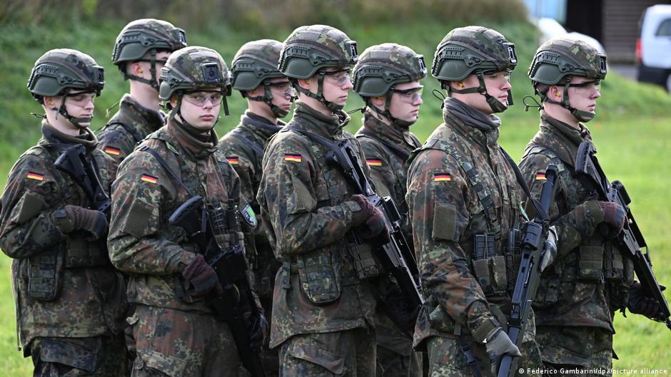 Germany to introduce voluntary military service – DW – 11/13/2025