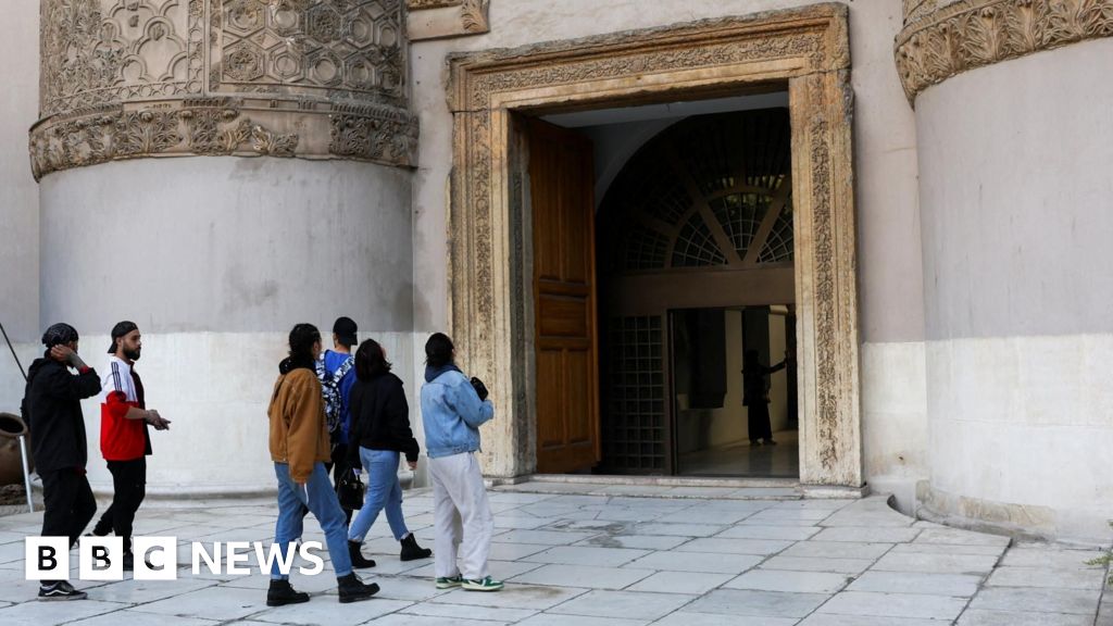 Ancient statues stolen from Syria’s National Museum