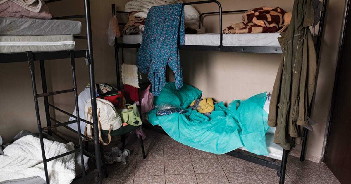 Surge in Ukrainians fleeing to EU after exit rules eased for young men – POLITICO