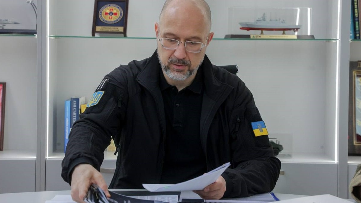 Bills on transferring army to contract form to be introduced next year – Shmyhal