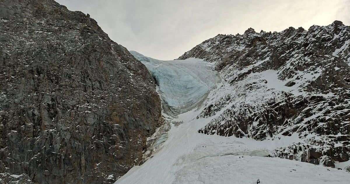 Avalanche kills 5 climbers, including dad and his teen daughter, in northern Italy