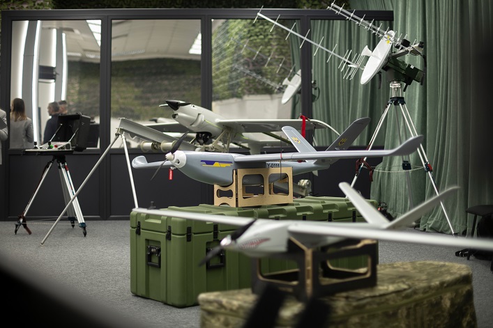 Ukraine is developing a weapons export plan, and its defense industry may reach $60B by 2026.