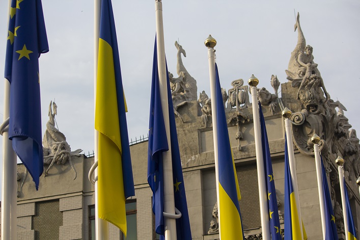 Ukraine receives €5.9B from the EU, part of which came from the proceeds of frozen Russian assets.