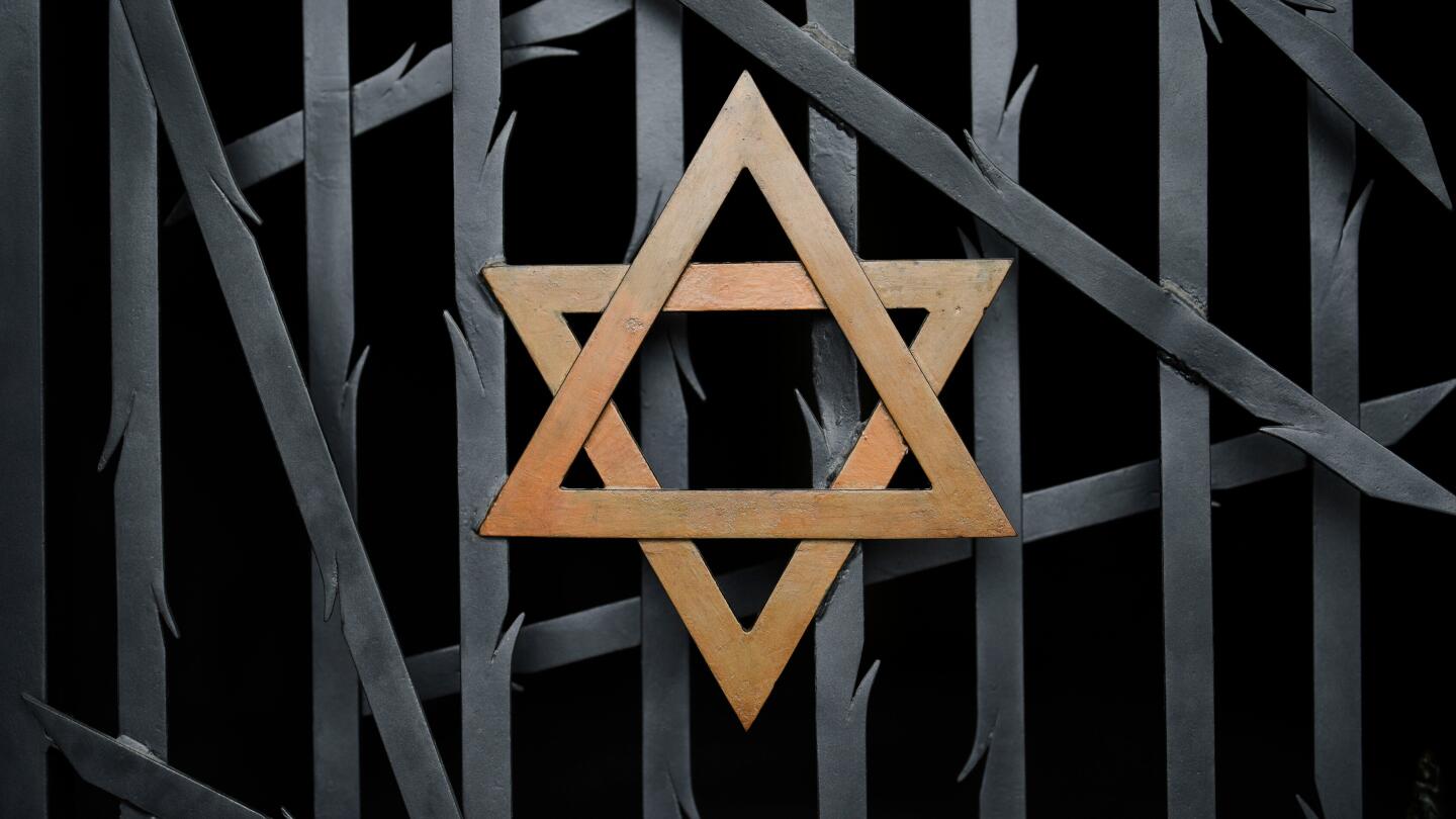 Poland’s foreign minister confirms cancellation of Holocaust auction in Germany