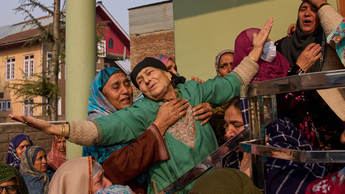 At least 9 killed and 32 injured in an explosion at Kashmir police station