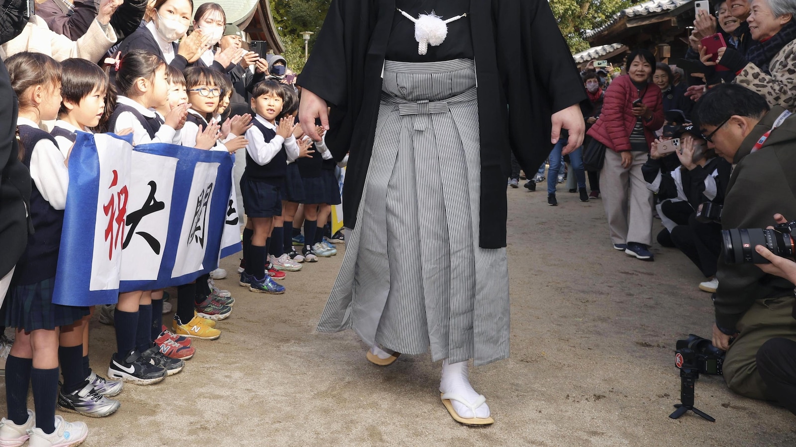 Ukrainian sumo wrestler Aonishiki nears the pinnacle of Japan’s national sport