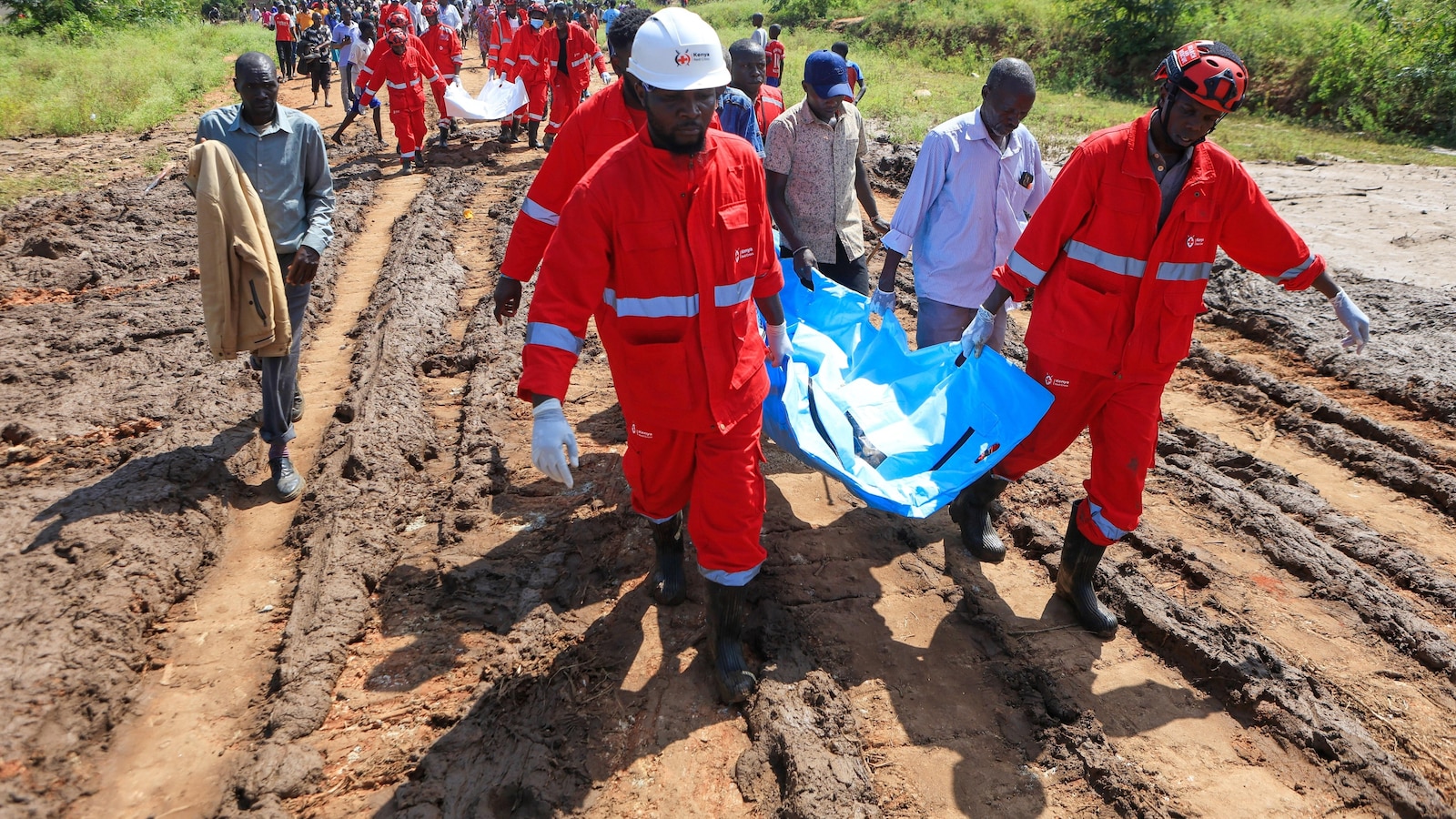 Kenyan landslide death toll rises to 26 as flash floods hamper search for survivors