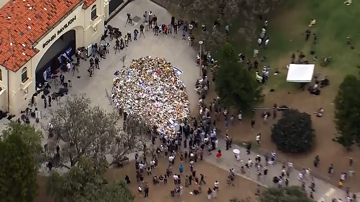 Video. Youngest Bondi shooting victim mourned in Australia