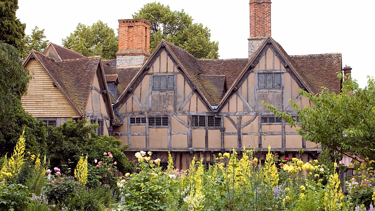 Charity seeks £500,000 to repair Shakespeare family home after car crash