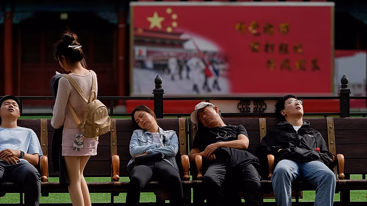 China’s economy loses momentum amid spending and investment slump