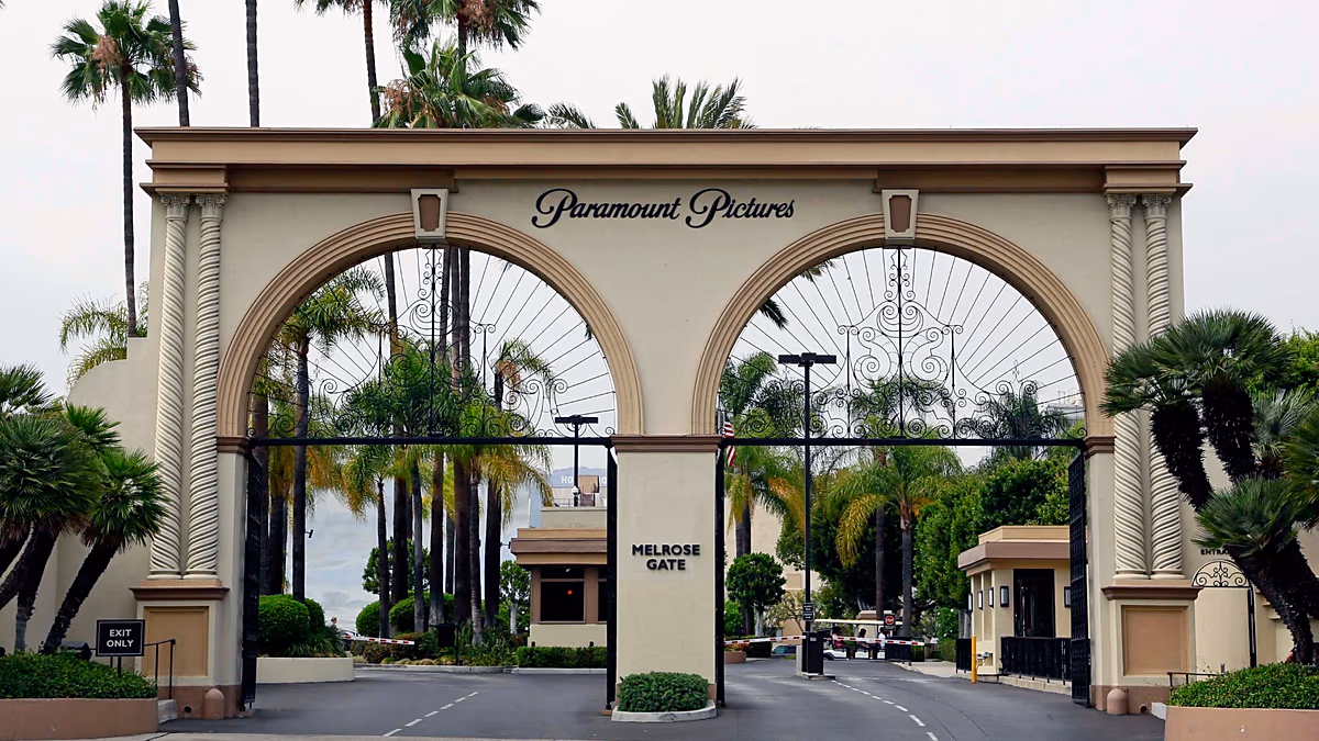 Paramount goes hostile in bid for Warner Bros, challenging Netflix