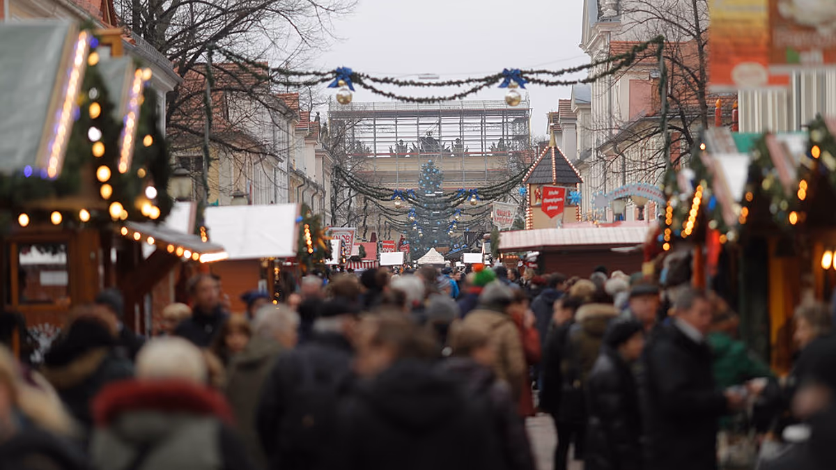 German police arrest five men over Christmas market attack plot