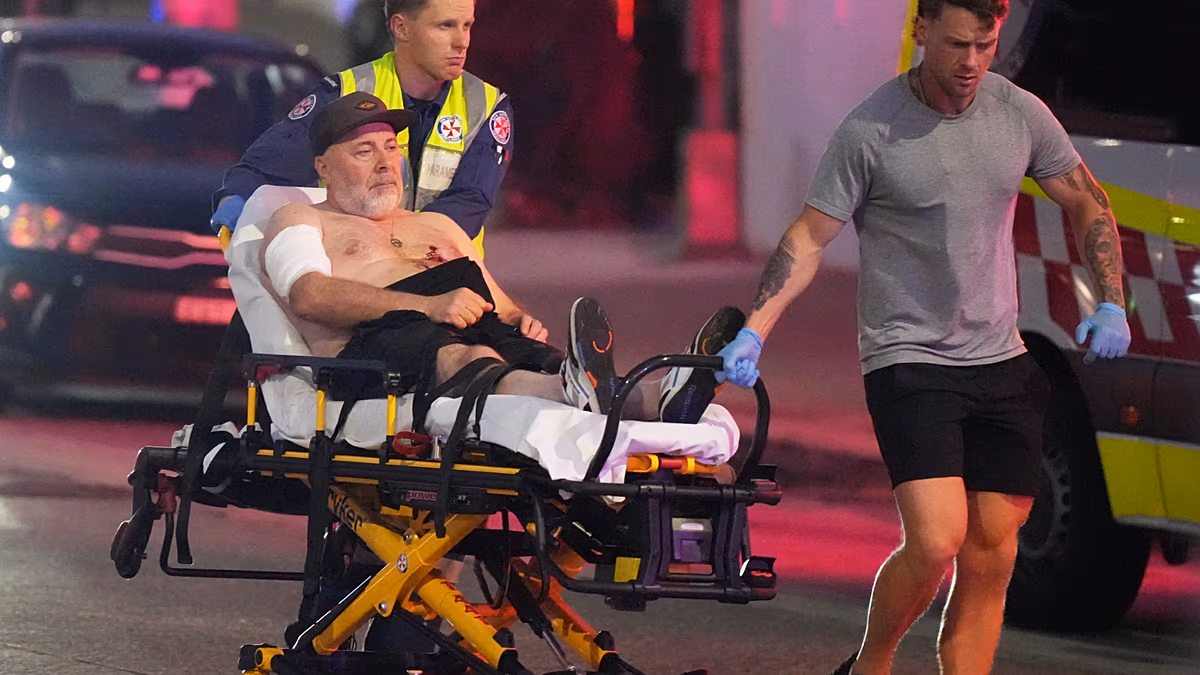 Video. Witnesses describe chaos after deadly shooting at Sydney’s Bondi Beach