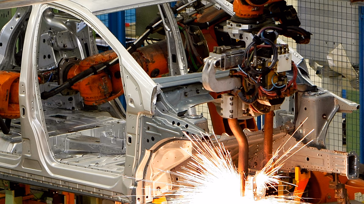 German manufacturing contracts again: Is eurozone growth at risk?