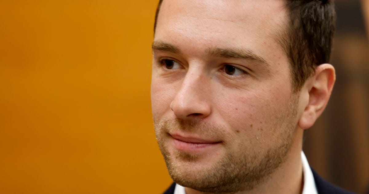 Being pelted with eggs and flour – POLITICO