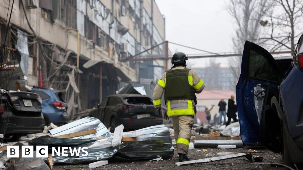 Four dead in Russian attack as diplomatic efforts to end war continue