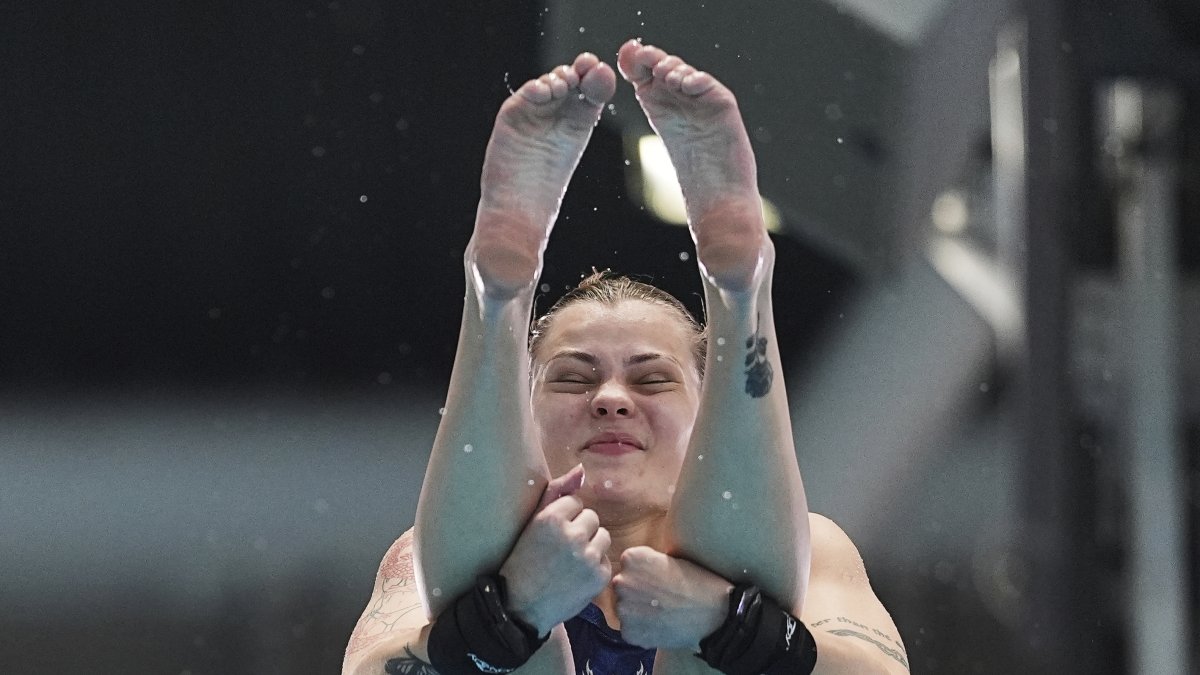 Ukraine strips diver Lyskun of titles after shock switch to Russia