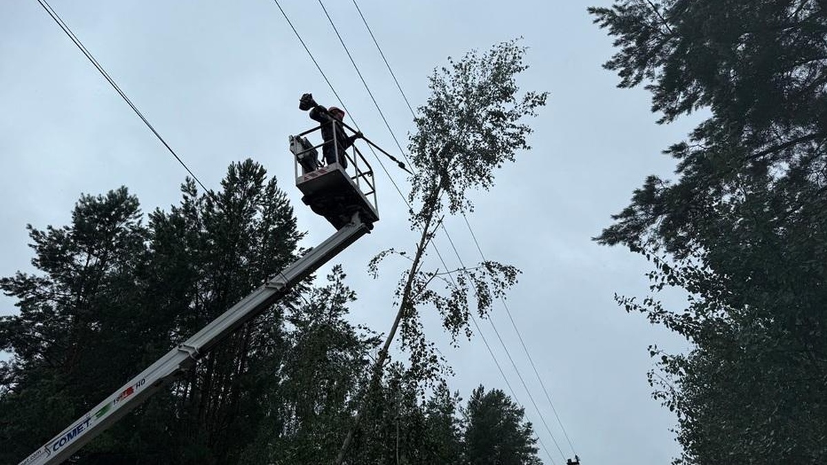 Power restoration for over 9,000 Vyshgorod district consumers to take more time after Saturday’s attack – DTEK