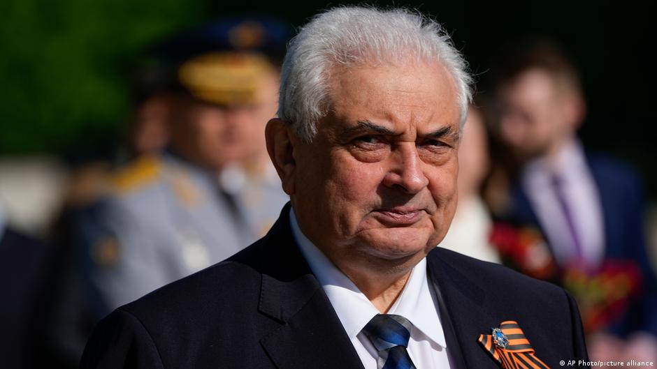 Germany summons Russian ambassador over ‘hybrid’ attacks – DW – 12/12/2025