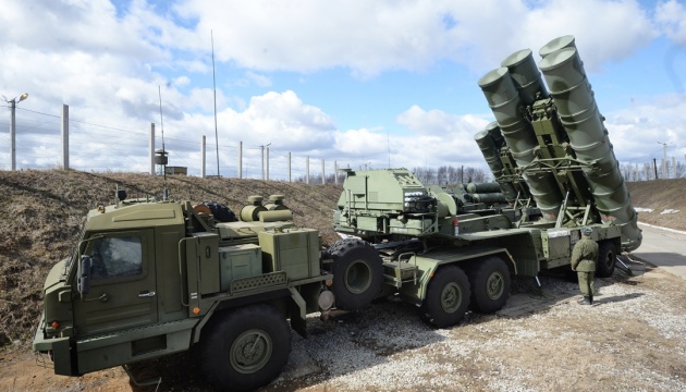 Ukrainian forces destroy Russian S-400 launcher