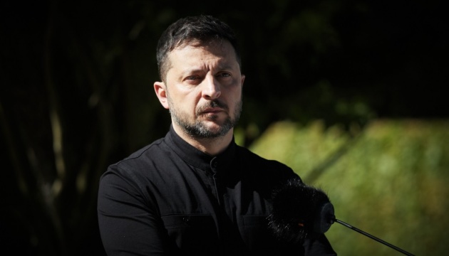 Zelensky arrives in Poland