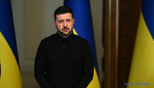 Ukraine cannot maintain 800,000-strong Armed Forces on its own