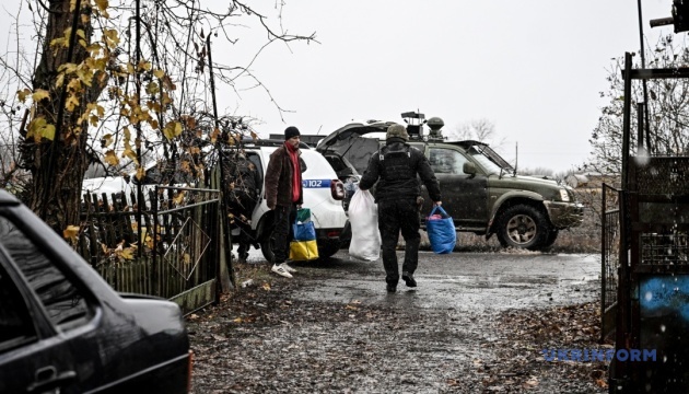 About 13,000 civilians remain in active combat zone in Donetsk region