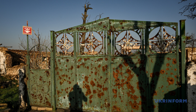 Russian strikes kill one person, injure eight in Kherson region over past day