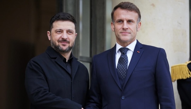 Zelensky and Macron focus on security guarantees and fast end to war in Paris talks