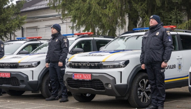 International partners hand over 13 vehicles to Ukrainian police in frontline areas