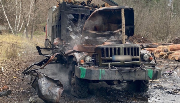 Russian drone strikes truck in Izium, two men killed