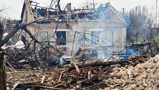 Three wounded as Russian forces launch over 870 strikes on Zaporizhzhia region