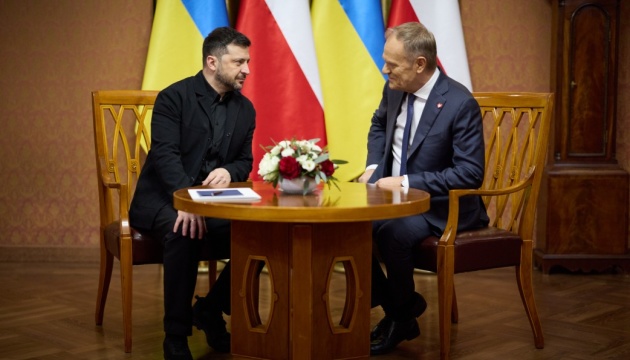 Zelensky, Tusk discuss strengthening Ukrainian combat aviation, joint drone production